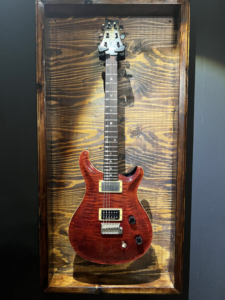 東京都豊島区より、PRS CE22 Black Cherry 1995年製 エレキギターを 